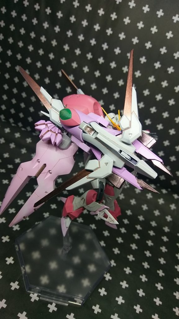 唯一の手持ちの武器。
TR-6のものをベースにガンダムポータント、LBXディ・エゼルディのパーツを移植してます。
勢いだけで作ったので気付けば片手では保持出来ないくらいに重くなってしまいました...。