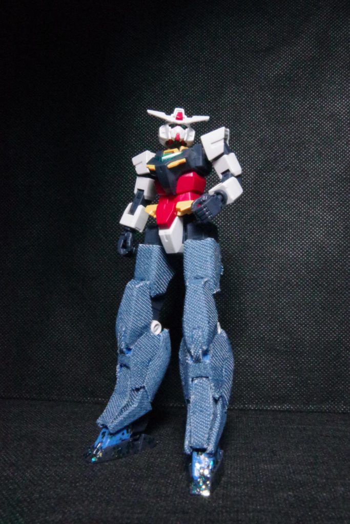 本来はモデルさんを目指したコアガンダムです。足が異常に長い。パッチワークデニムとラメ入りスニーカーを履いてるつもり…