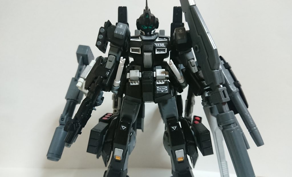 ・武装をある程度分離し、対MS戦を想定した重戦仕様となる。レールガンを分離しただけだが、機体の運動性、機動性は上がっている。マニュピレーターを駆使して、搭載されていた武装を使う事が出来る。