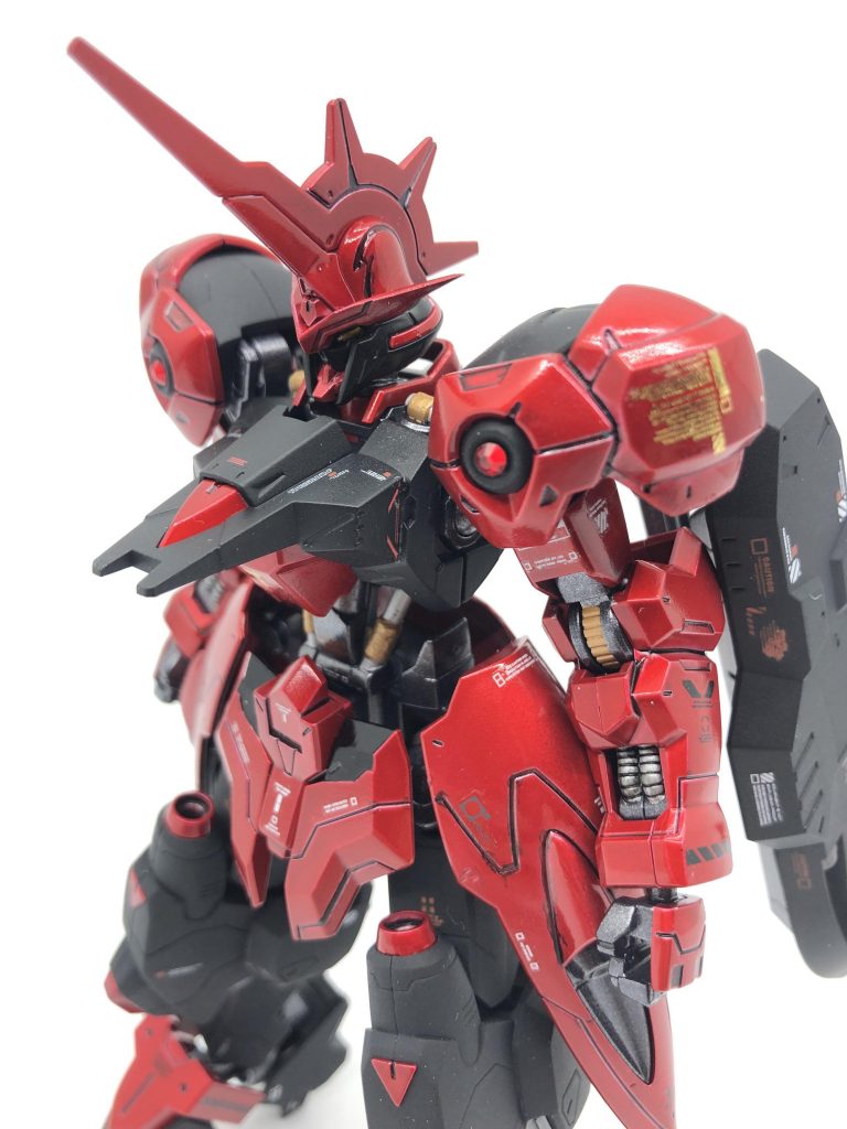 肩にスマホ用デコレーションシールを使用。センサーっぽくなってれば良