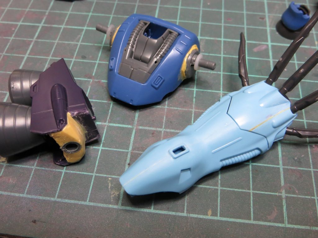 改造にはパテが便利なのでよく使ってます(黄色い部分がパテ)。