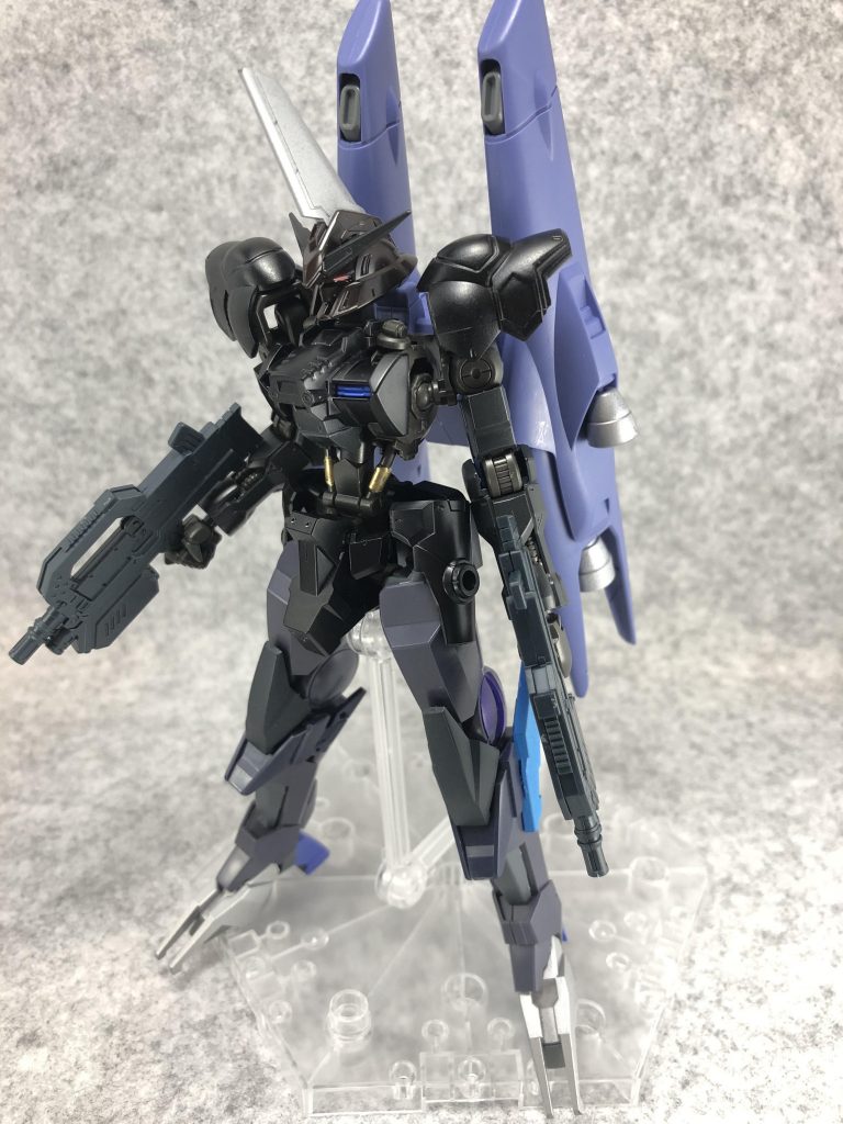 フロント。
パーツは
頭:スローネアイン
胴:ウヴァル
腕:バルバトス
脚:トランジェントグレイシャー
バックパック:キマリス用ブースター