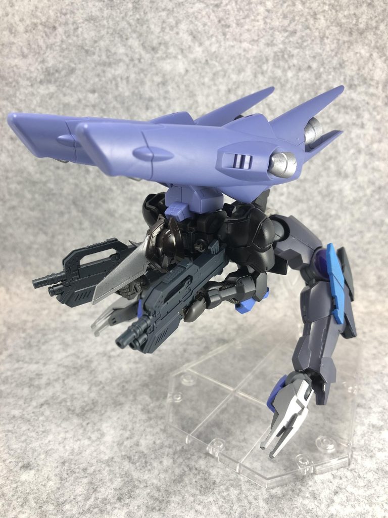 簡易変形。
ソード以外の武装はどれも使用可能。
トサカのブレードを突き刺したり、すれ違いざまに脚部の爪で攻撃したり。