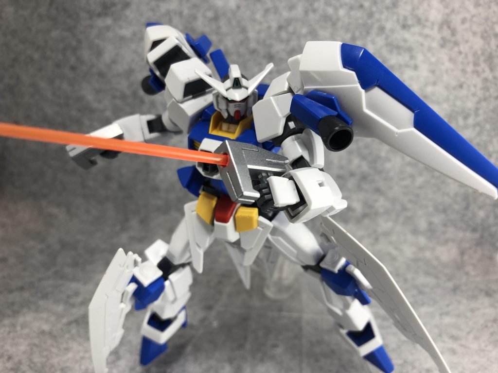 メイン武器のドッズハンドガン。ビームサーベルも発振します。

AGE-2DHのアンカー基部から。