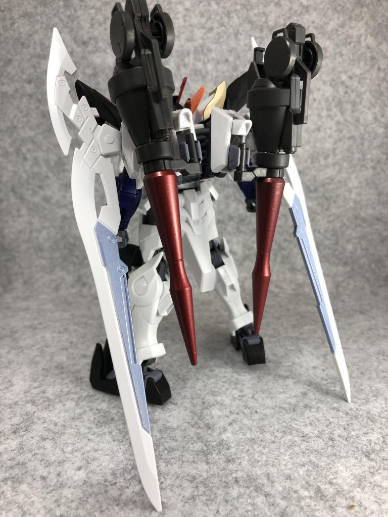 リア。

基部はそのままにギャラクシーブースターやジョイントパーツを使用してランスとソードをマウントしています。