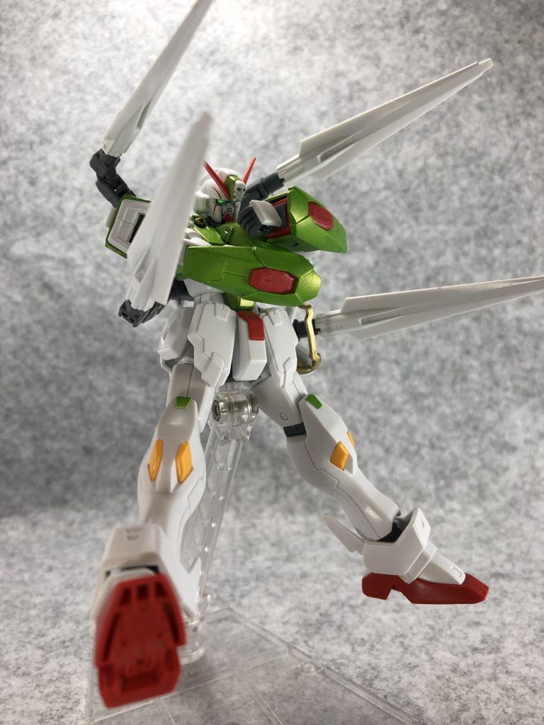 バックパックのアームを前面に展開。
腕部の追加装甲はIフィールド発生器。
アーマーはアメイジングストフリの前腕部アーマーから。