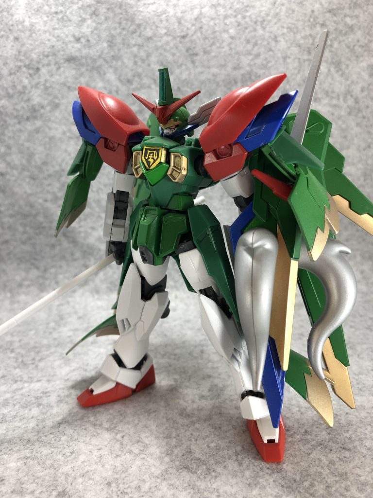 フロント。
頭部はウイング、リナーシタ、セイバーガンダムのミキシング。
肩はリナーシタのものに迅風のものを被せています。
ボディの【風】も迅風から切り取ってはめ込み。
フロントアーマーはビルドバーニング。