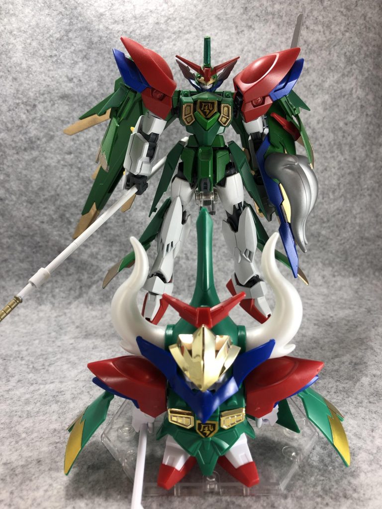 元になった迅風頑駄無と。
昔、コミックボンボンでウイングゼロカスタムとミキシングしてリアル等身の天星七人衆を作ろう!って漫画と作例があったなあと。