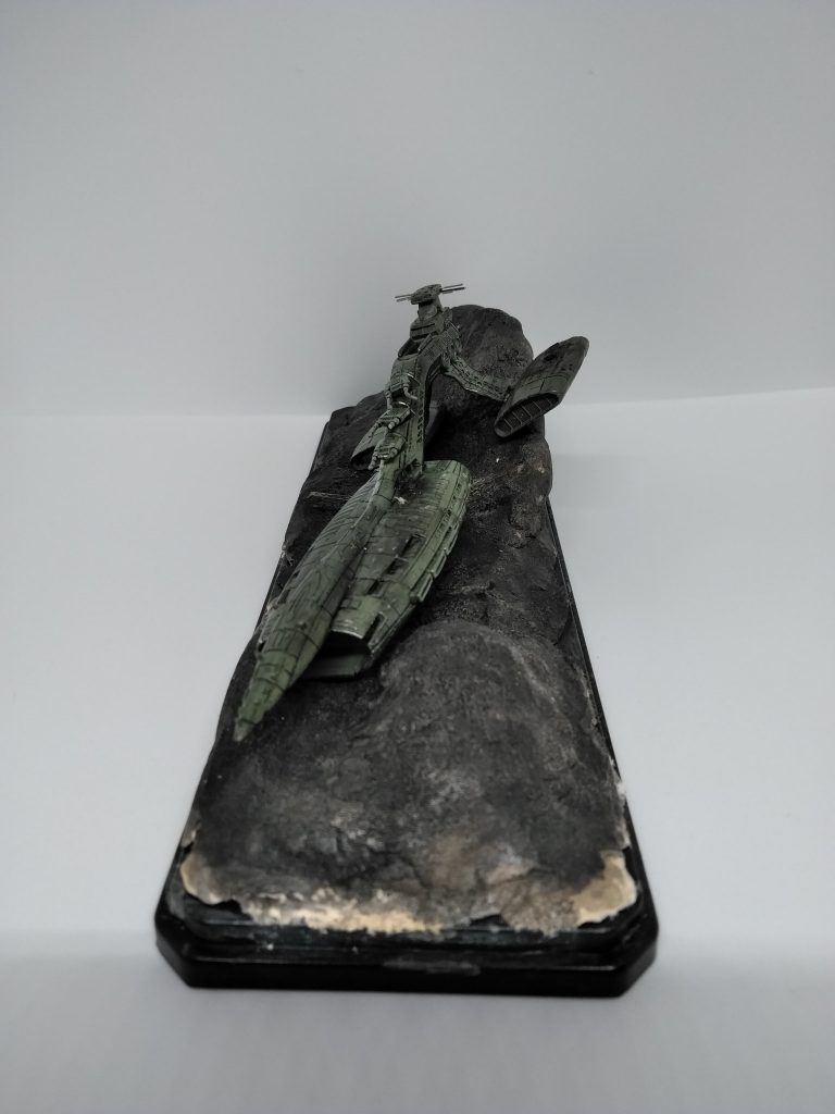 使用した材料はEXモデルのほかに、100均の紙粘土、ダイソーで購入した台座、鉛筆の芯、タミヤのウェザリングマスターBでお手軽に仕上げました。