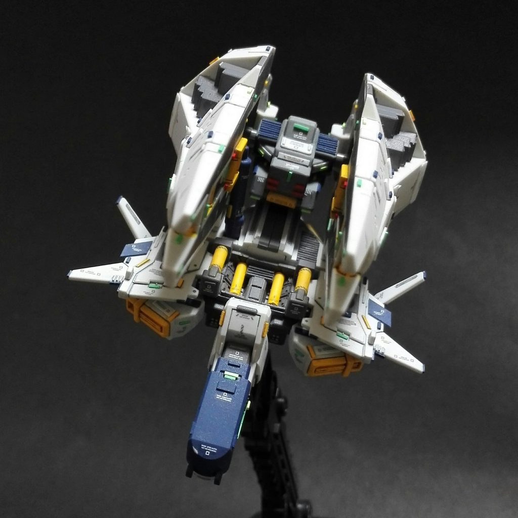 さらにHG アドバンスド・ヘイズルの強化型シールド・ブースター×2装備させた形態へ(因みにアドバンスド・ヘイズルは2キット使用)。