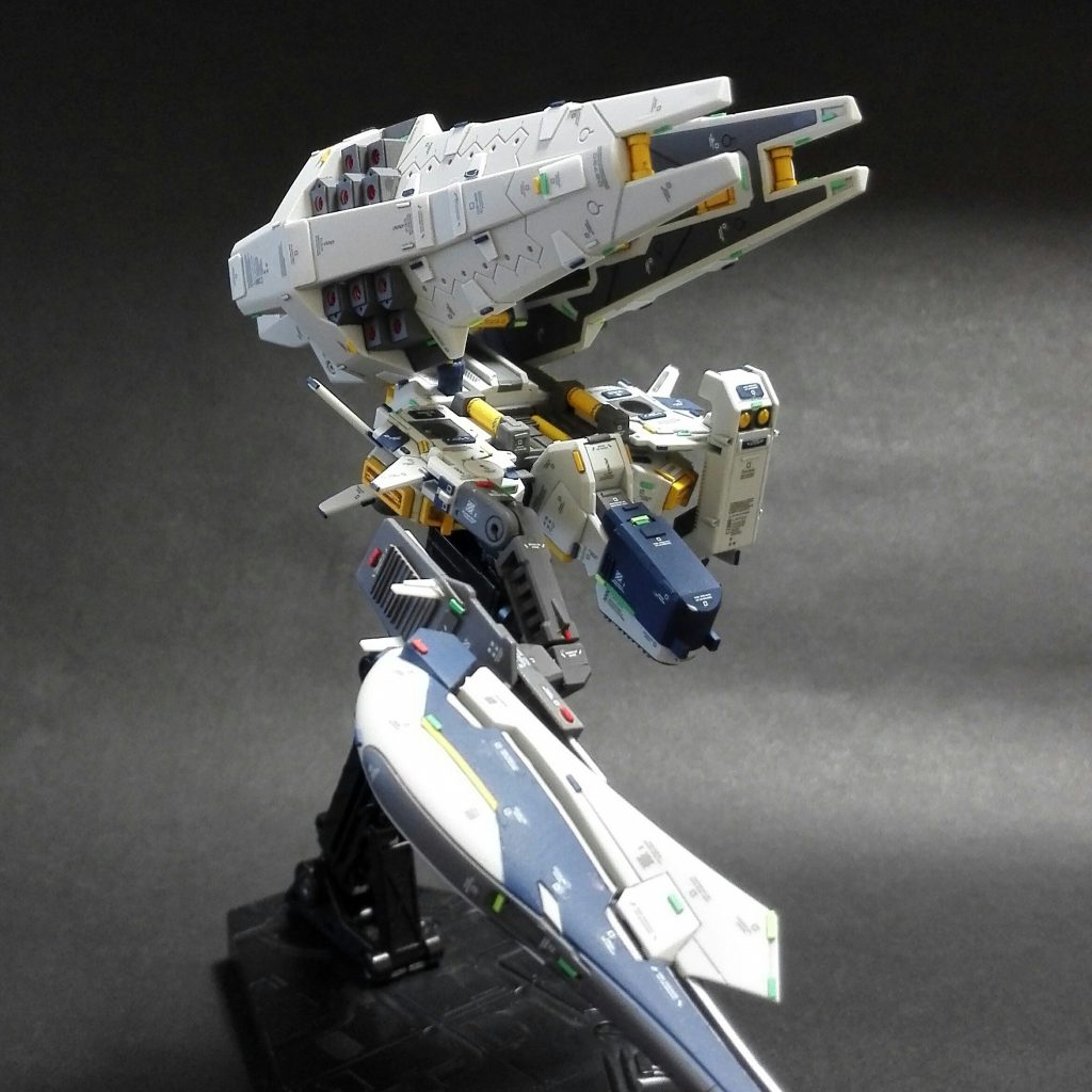 更に右翼の武装をミサイル・ランチャーから試作型ウィンチ・キャノン(メガ粒子砲)に換装して火力アップです。