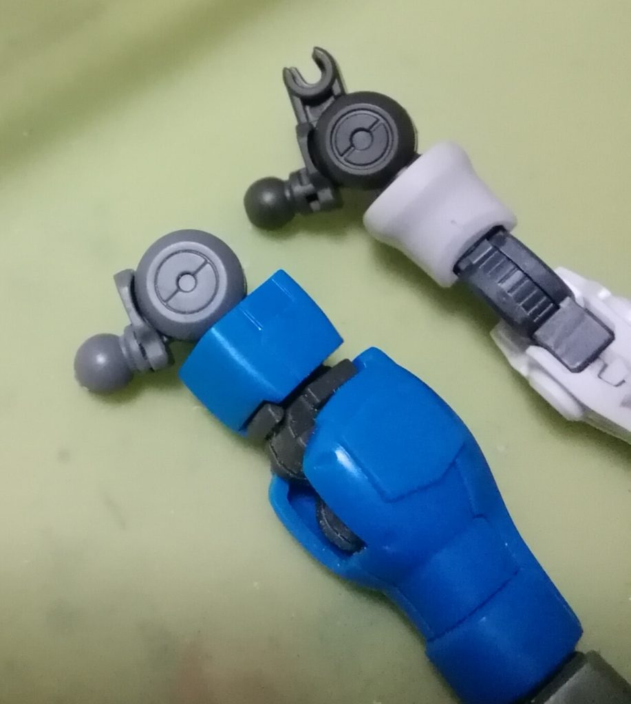 ガンダムフレーム肩軸もちょっと短縮。