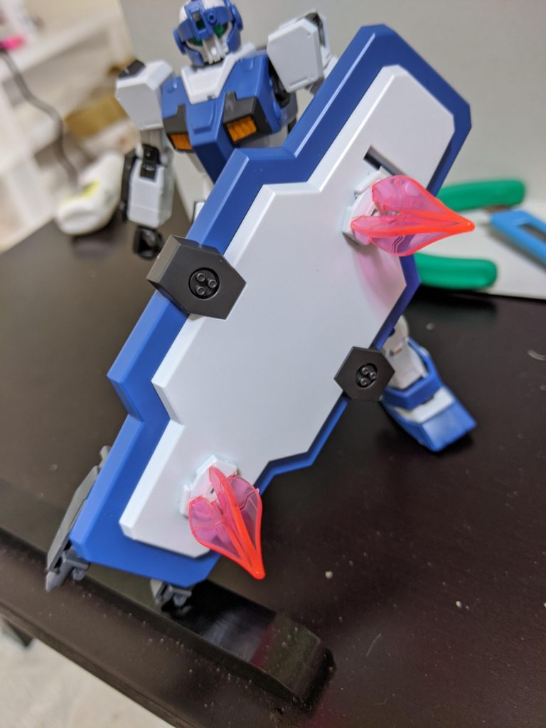 ブラインドマーカー。ガード時に展開して突き刺します。