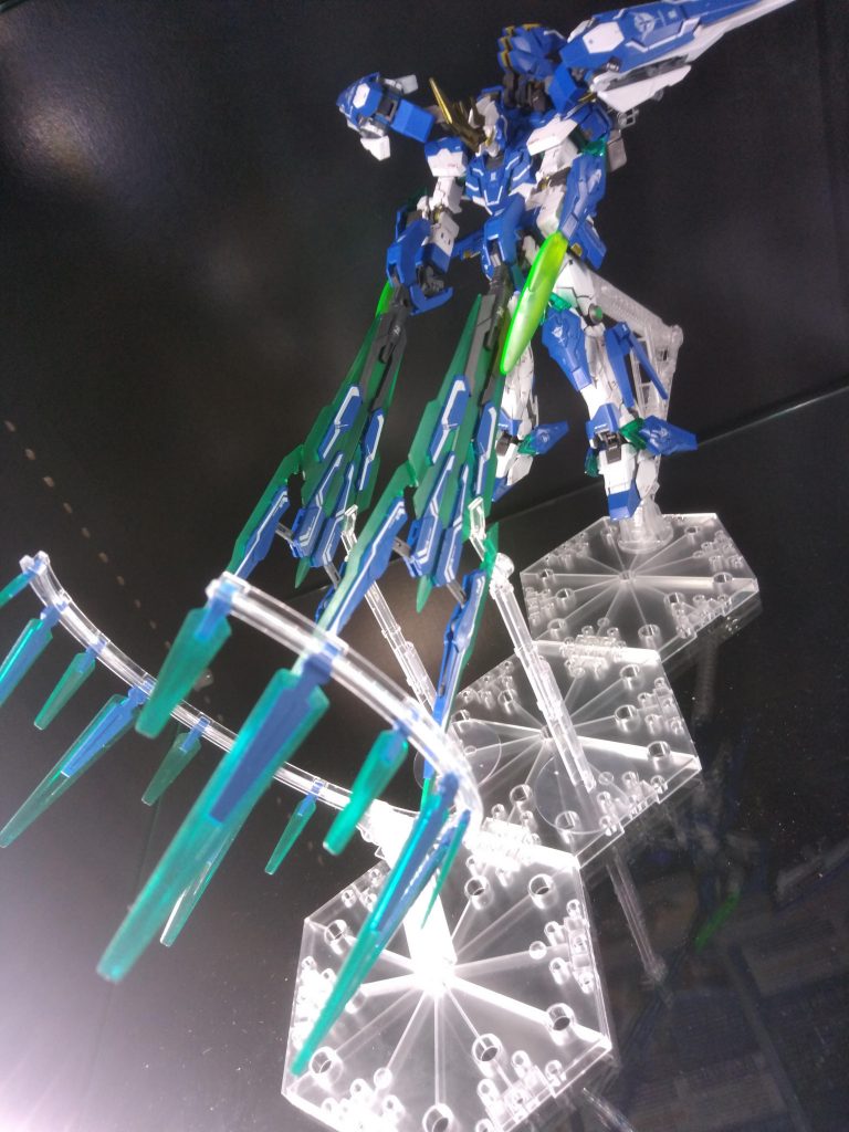 最大火力攻撃
Cファンネルでパワーゲート展開し二つのGNバスターで目の前の敵を一掃します。