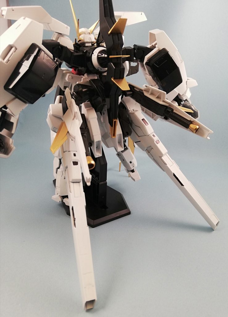 機動力をUPさせるためにジャンクパーツを合わせてブースターを構成。