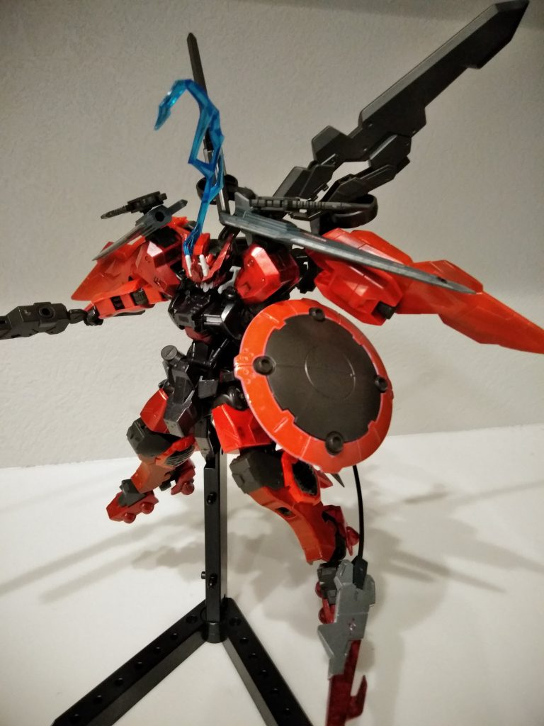 ウイングを展開
オプションセット6とクタン参型のアームパーツを組み合わせました!