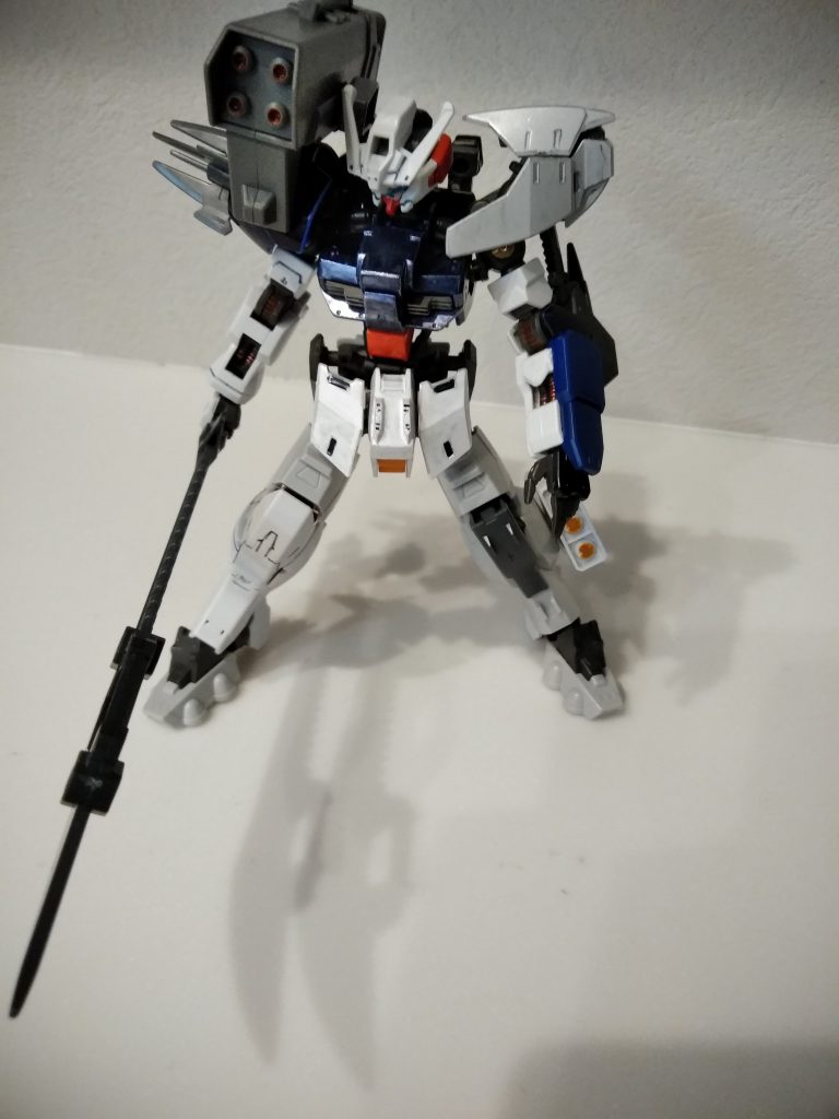 わかりづらいですが
ツインアイはバイザーです!