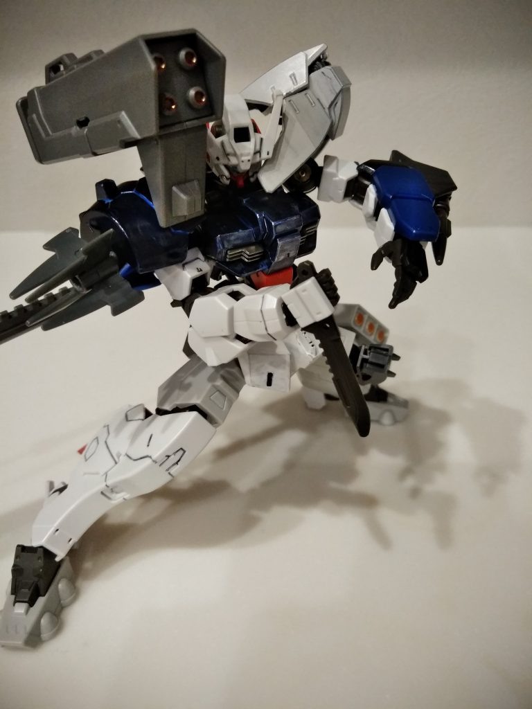 左腕パイルバンカー打ち込み