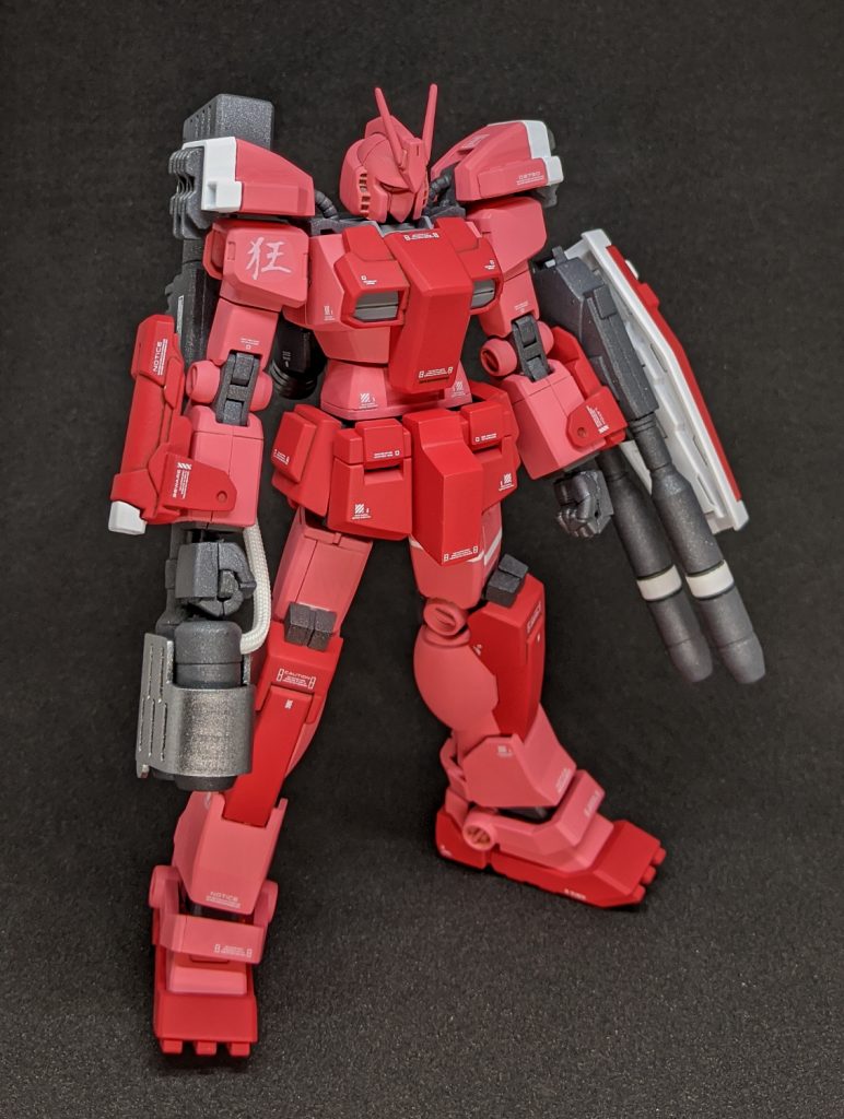 GFF版のスタイルに合うように、スリッパをサンダーボルト版フルアーマーガンダムのものに交換