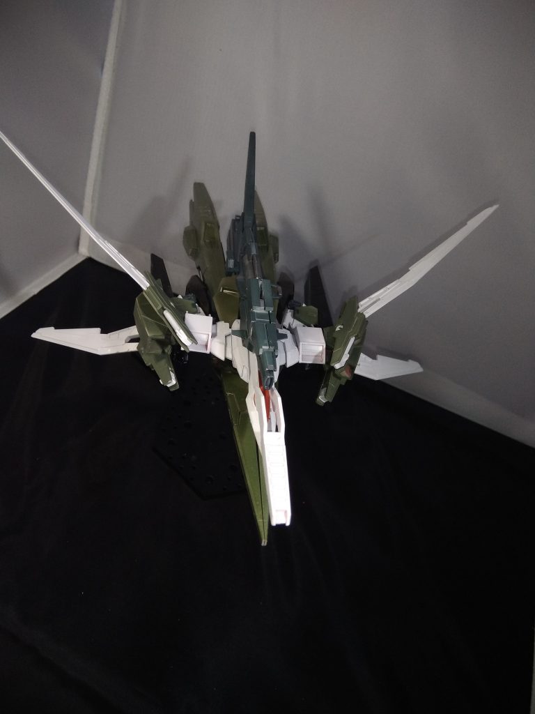 そしてもちろんアリオスガンダムなので可変ができますよ!いやぁかっこいい……