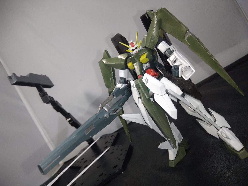 アリオスガンダム本体はそのまま色変えをしました