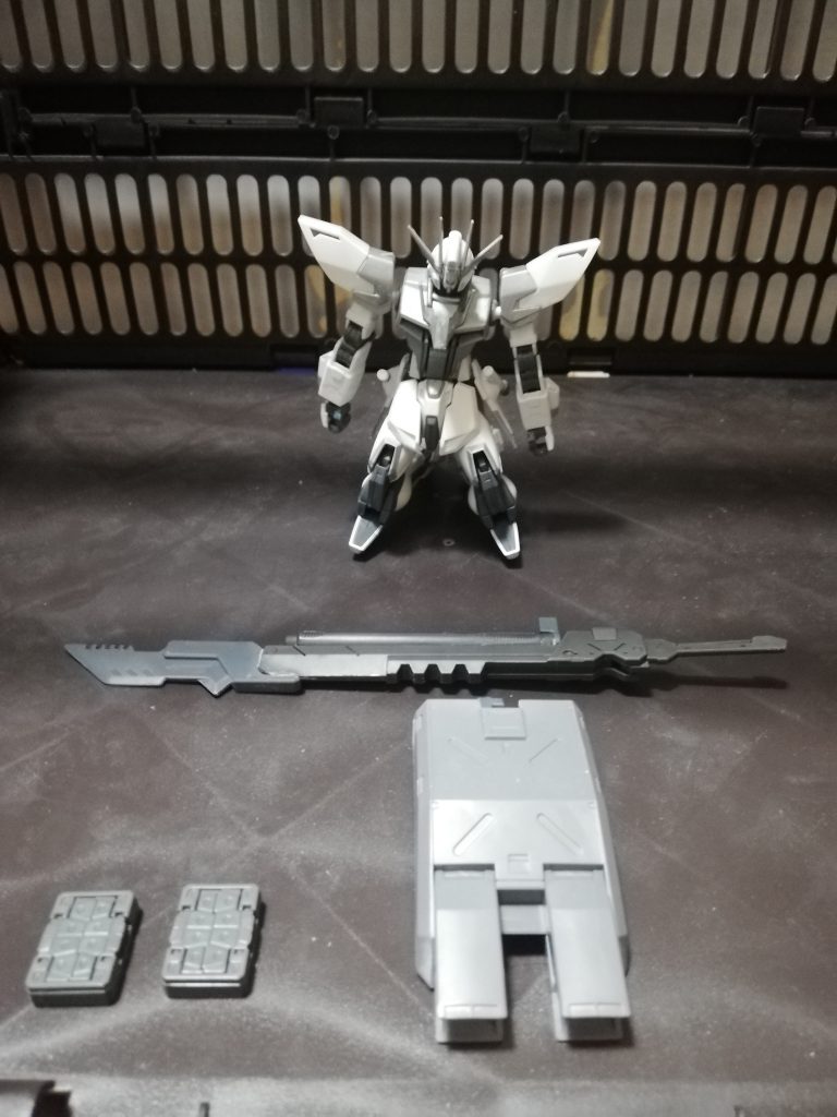 今回の報酬にスラスターを貰った。
とてつもなくありがたい、ホバー移動が出来るパーツが一つもなかったんでな。