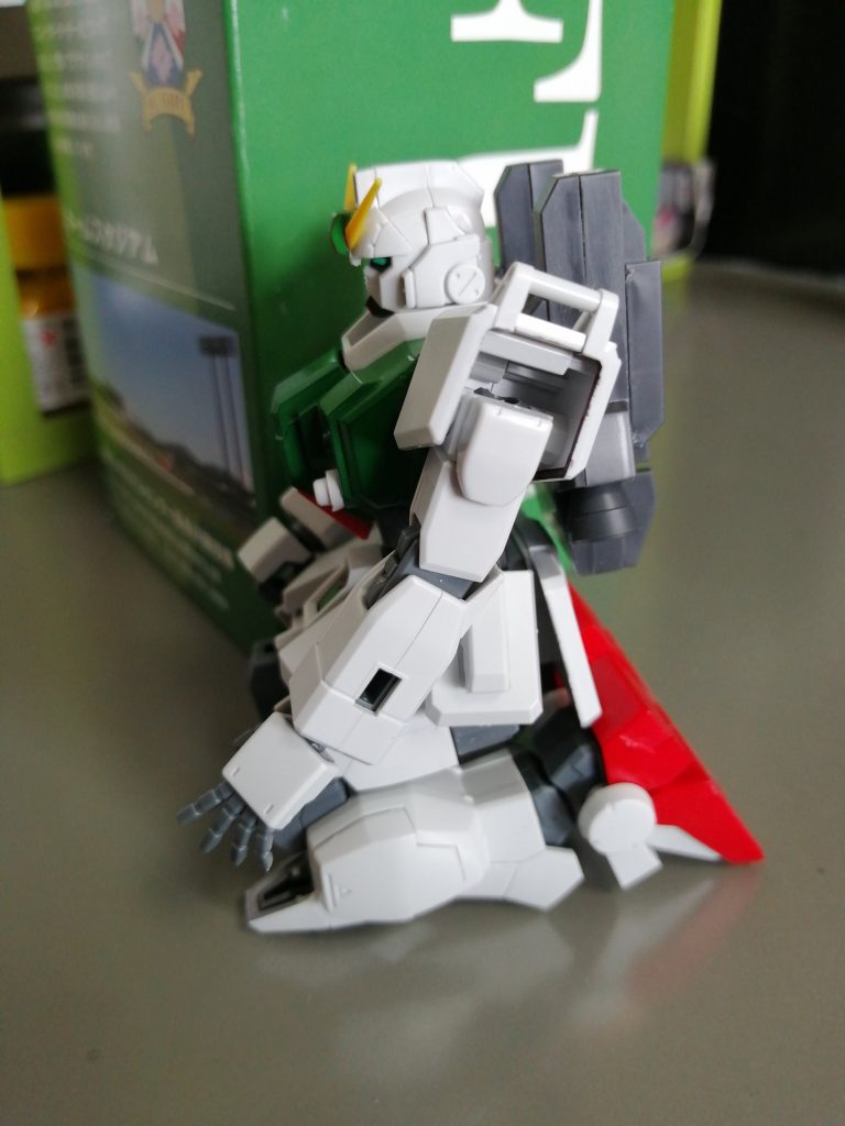 最近のガンプラは無改造で「正座が出来る」から素晴らしい。