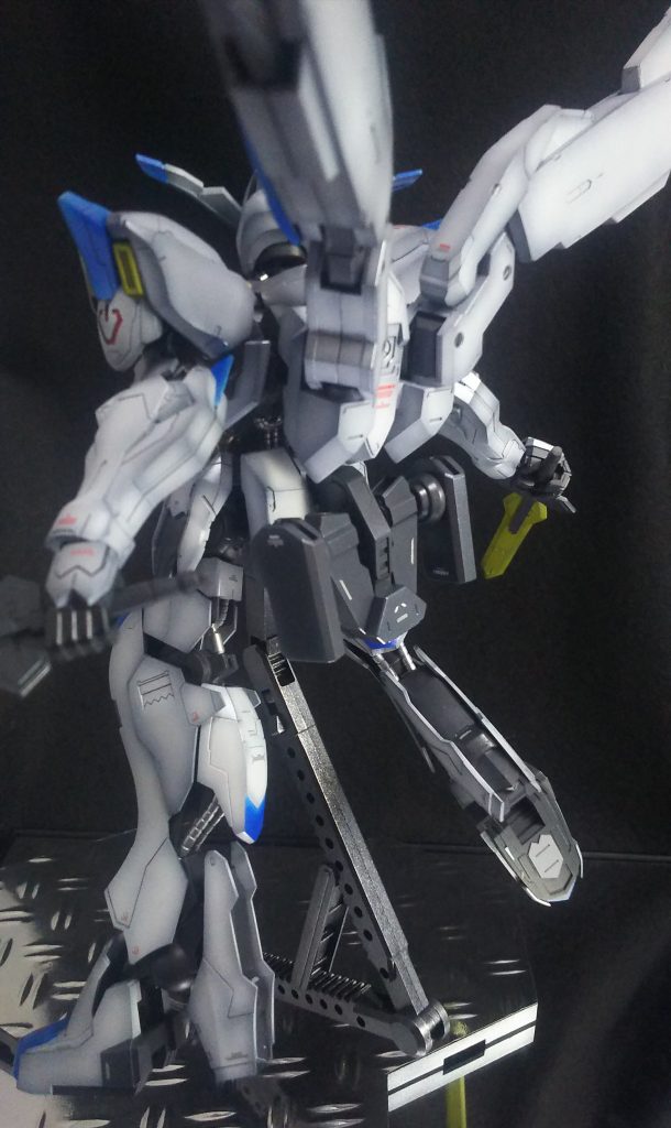 ガンダムバエル–2枚目/制作者：スナヲ