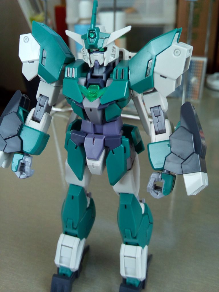 コアガンダム自体は小柄な訳ですがオプションと合体する事で凛々しくなります。