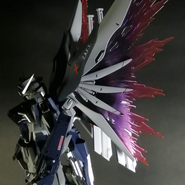 デスティニーガンダム