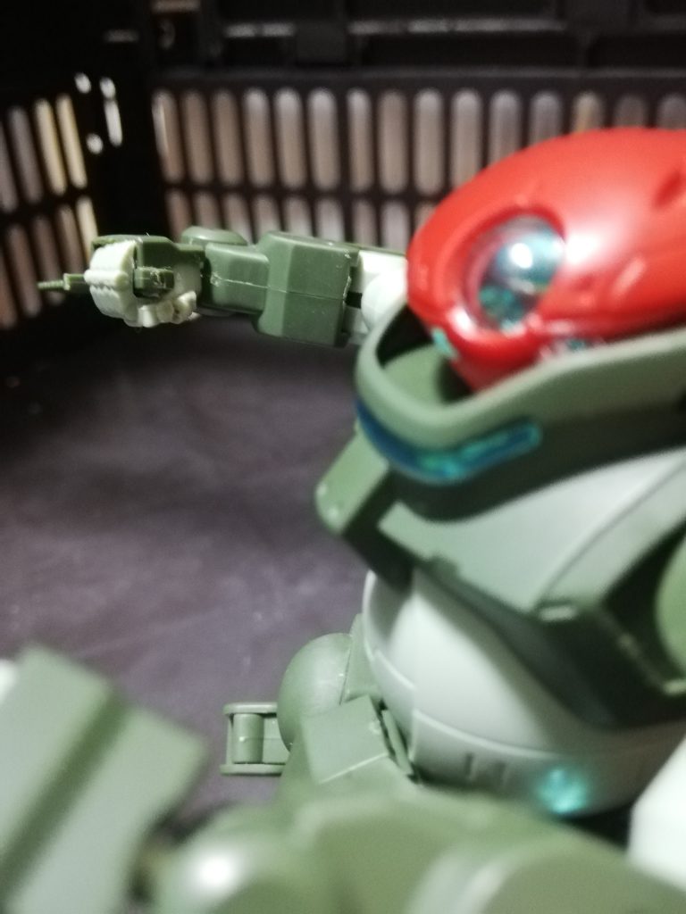 「よそ見は禁物だぞ!」
「すみません大佐。」
胸糞悪いなぁ、何で運営も対処しないか。
「奴だ、報告書が正しければ奴がマスダイバーのはずだ。」
「ストライカーGN-Xですか、どうします大佐?」
「まずは周りのから倒す!行くぞっ!」