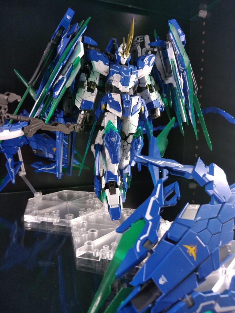 アームド・アームDEが2つあればもちろんフェネクス登場やらない訳がない。