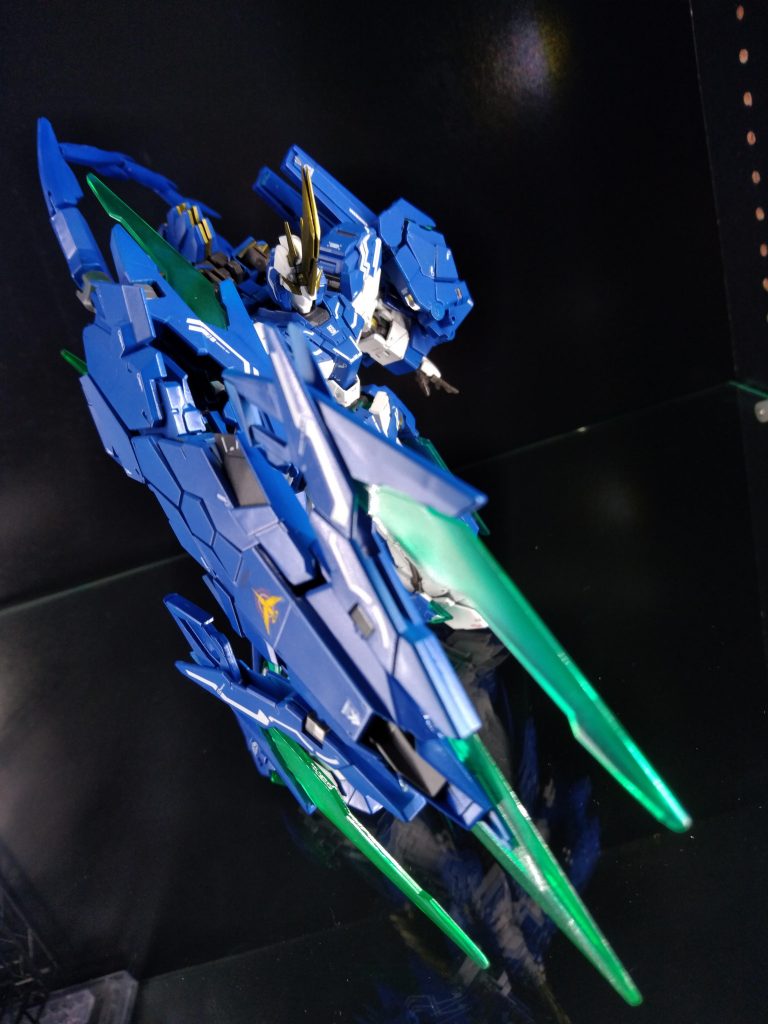 アームド・アームSDE
S…シグル
D…ディフェンス
E…エクステンション

通常のDEにAGE2マグナムのシグルシールドとFファンネル、さらにギラーガギラテイル付けちゃいました。

ちなみに重量は重いのです。