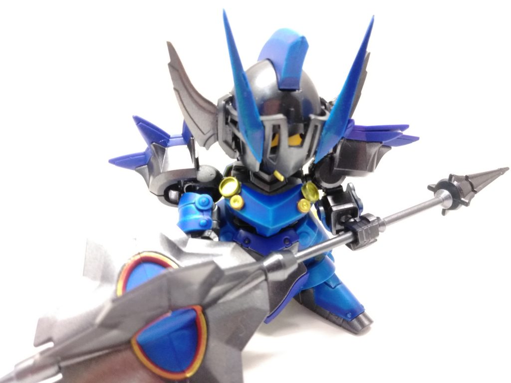 頭部の鎧もちゃんと動きます！！