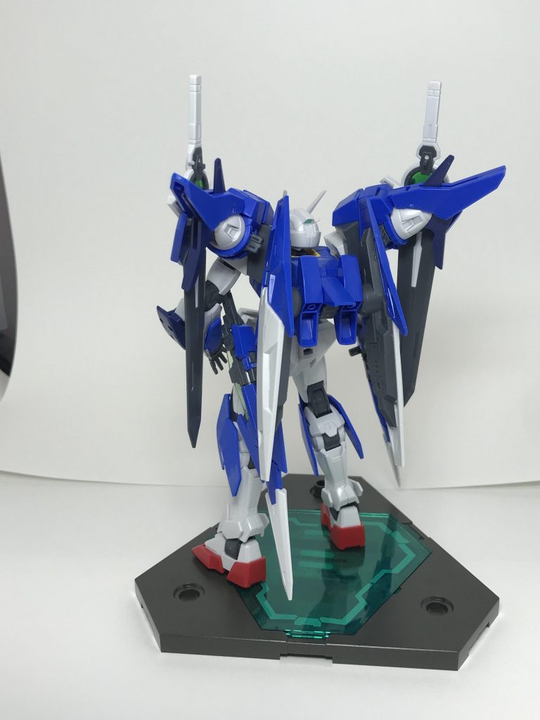 背面。意外と自立できます