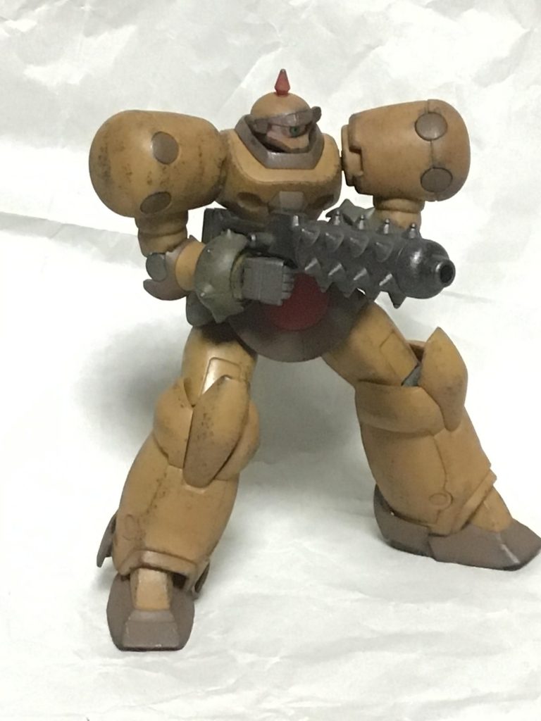 ビームライフルをかまえる