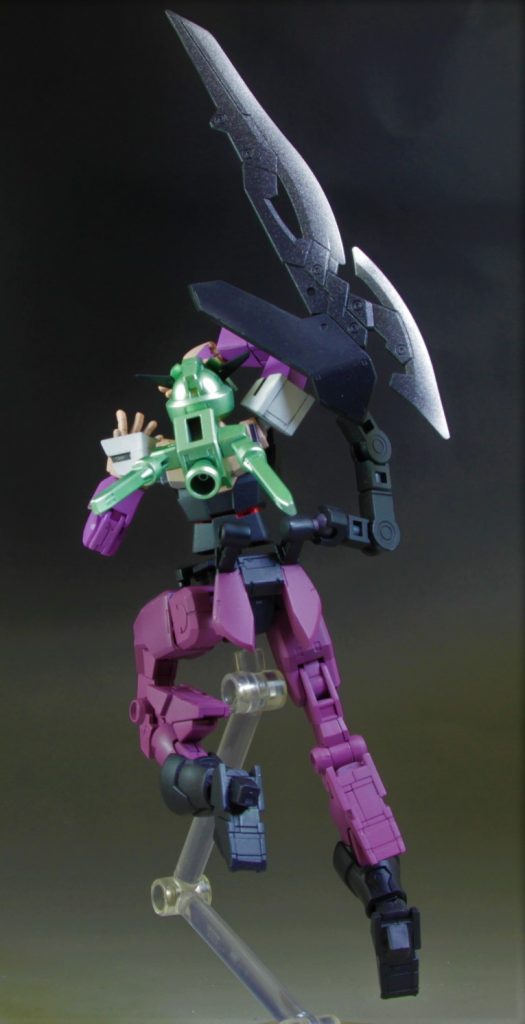 極力ゲーム中のポーズ再現ができるよう可動重視で製作しました
シャドウブレード