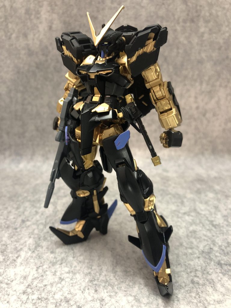 フロント。

頭部と肩、マニピュレーター以外は天ミナのままです。
頭はレッドフレームから。肩はバンシィ(D)、マニピュレーターはディナイアルから。