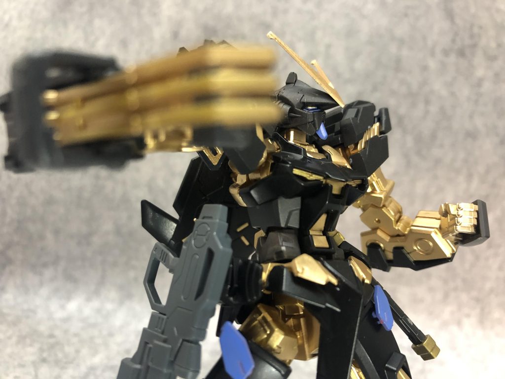 ツムハノタチ

右前腕部に装備。