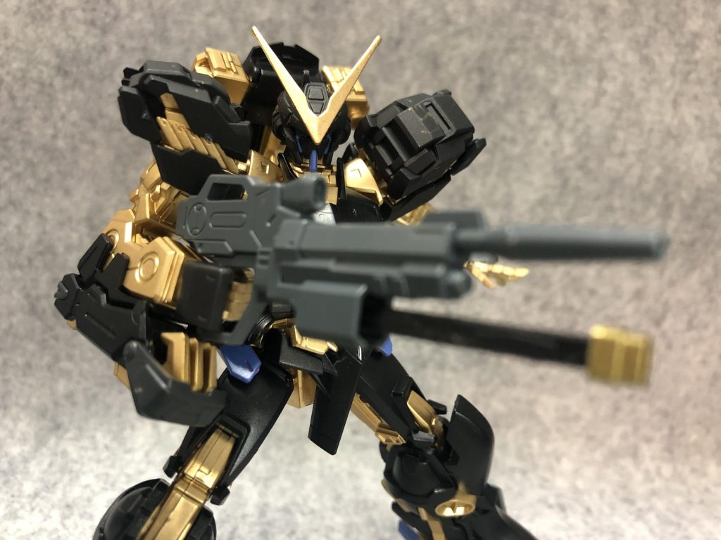 72D5式ビームライフル「ヒャクライ」

アカツキのものです。未使用時は右腰部にマウント。