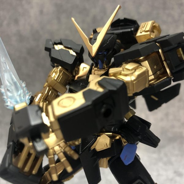 アストレイゴールドフレーム暁天＜ギョウテン＞