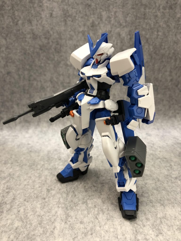 フロント。
前腕部の追加装甲はイージーアームズ。Ez-SR-MAXIMAのものを使用しています。
右腕はバルカン、左腕は電磁ナックルにしています。