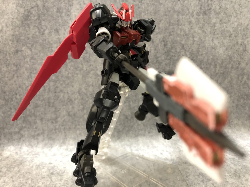 大斧の先端から高出力の粒子ビームを放射することも可能な設定。