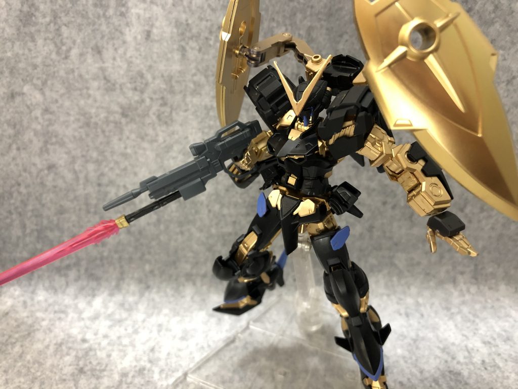 試製71式防盾は改良されて全面ヤタノカガミでコーティングしている設定。