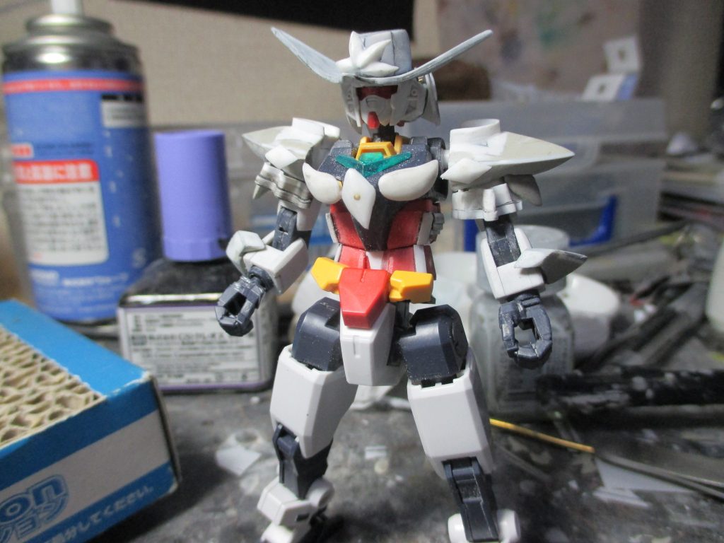 私のスタイルとしてベースキットだけを使い、スクラッチパーツを張り付けていく手法が主です。