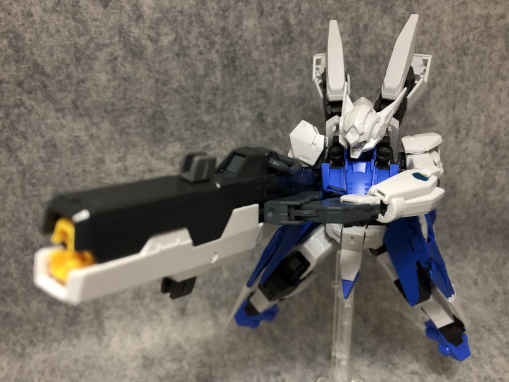 「GNバズーカ」

主武装。
ヴァーチェの使用するものと同等ですが、マウントラッチとグリップを追加しています。