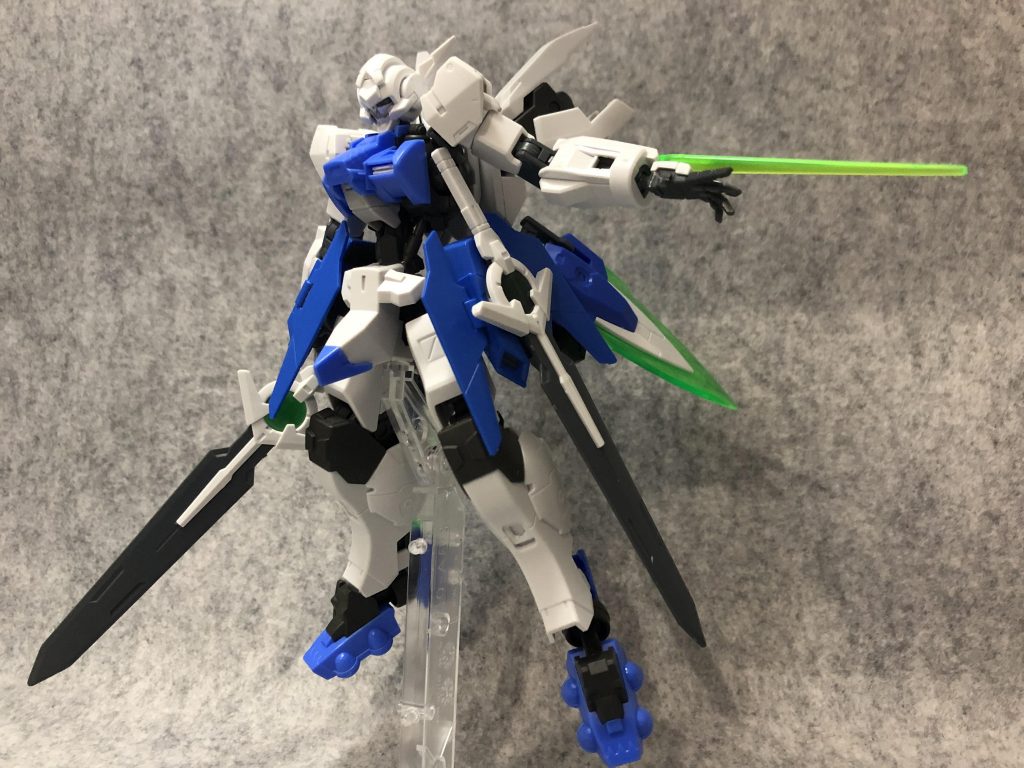 近接特化仕様。

サイドアーマーのGNドライブはダブルオーダイバーエースそのままなので、GNダイバーソードもマウント可能です。
また、腕部もトランジェントそのままなので00系やコアガンダム系のビームサーベル刃が付けられます。