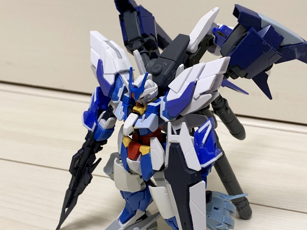 途中経過。
肩はデルタカイ、バーニアはビルドブースターか何か。
プロペラントタンクはコトブキヤの丸タイプ
あとは適当にジャンクからです。