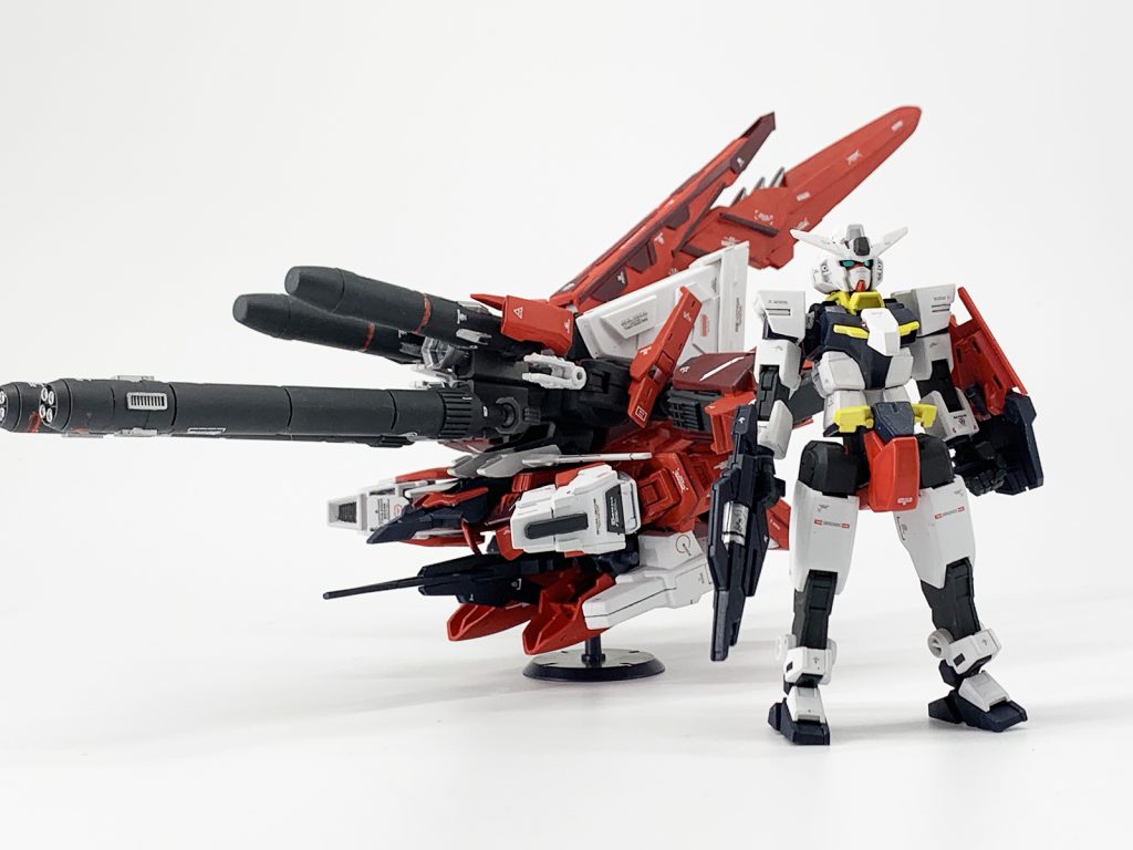 コアガンダムは太ももを3mm延長してます。
延長したけど段差がうまく消せてなくて線が出てしまったので