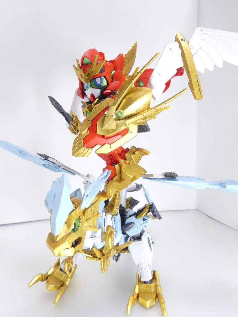 双竜飛翔撃(ドラゴンクロスアタック):ガンドラゴンとなったサダルスに乗ったヴァルキランダーは、伝説の戦士にふさわしい力と技を見せるぞ。・・・というパルヴィーズの脳内設定。そういえばヴァルキって目が青いんですね。